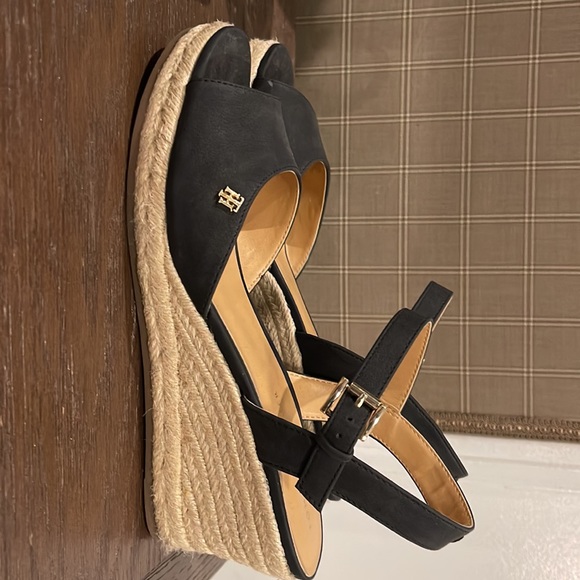 Tommy Hilfiger Black Eapadrilles, 9.5M - Picture 4 of 9